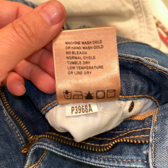 DRIFTWOOD Eva Floral Embroidered Bootcut Jean Whiskering Raw hem SZ: 28 (6) - Picture 8 of 13